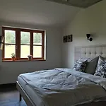 Jeleni Boudy Appartement *