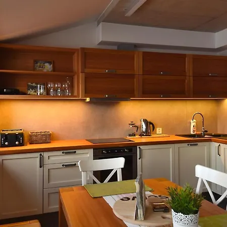 Jeleni Boudy Apartament *